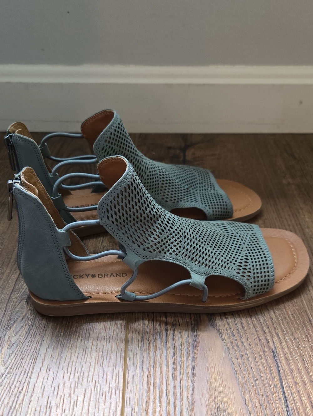 Lucky Brand  Bartega Gladiator Sandals